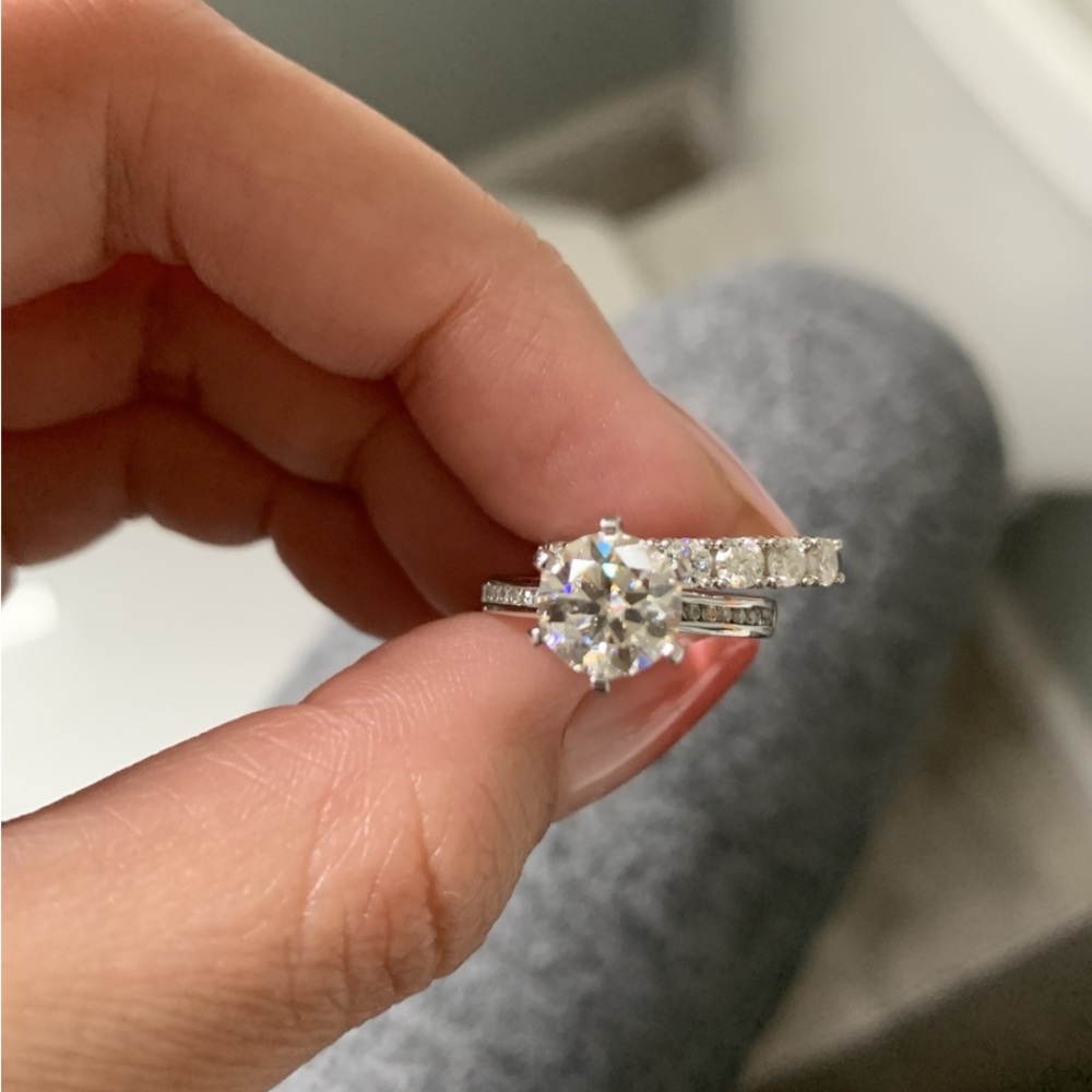 Lab Grown Elegant ring in 14kt white gold Ring 2.5 total carat weight - Picture 5 of 11